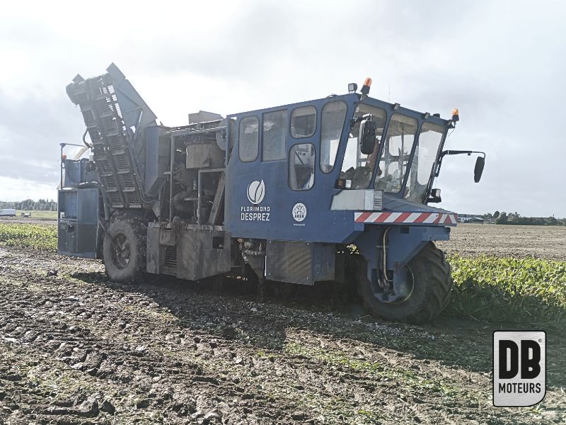 Intervention sur machine agricole pour maintenance du système antipollution