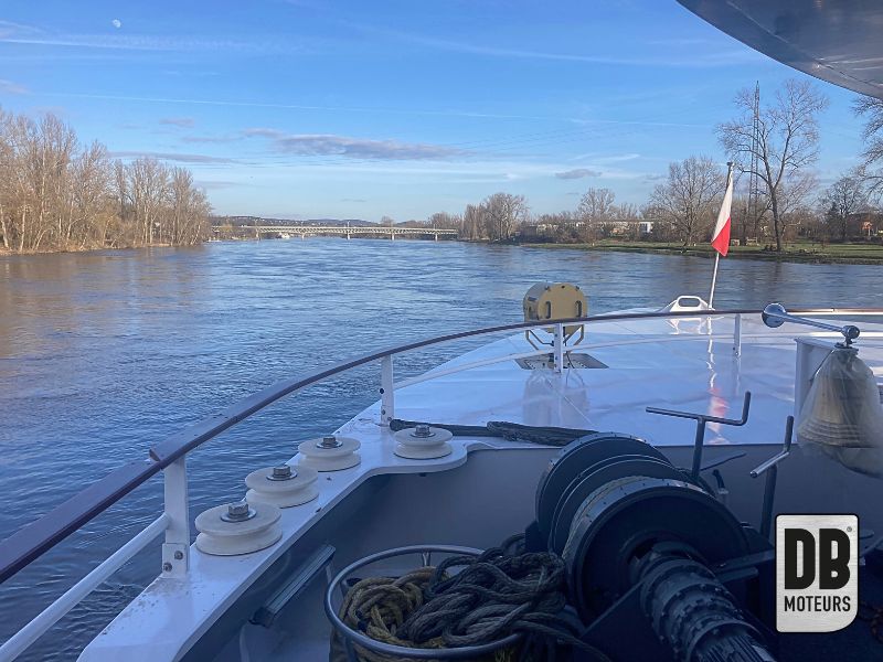 Bateau de croisière avec moteurs Volvo Penta D16-MH